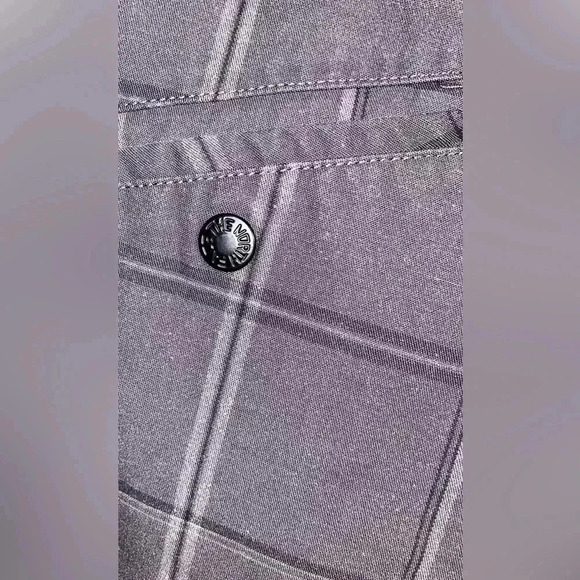 The North Face charcoal checkered relaxed fit shorts 32 - Picture 6 of 6